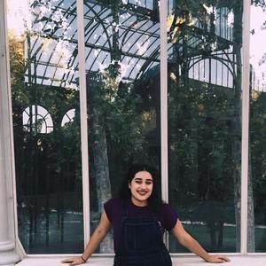 Meet your Posher, Olivia